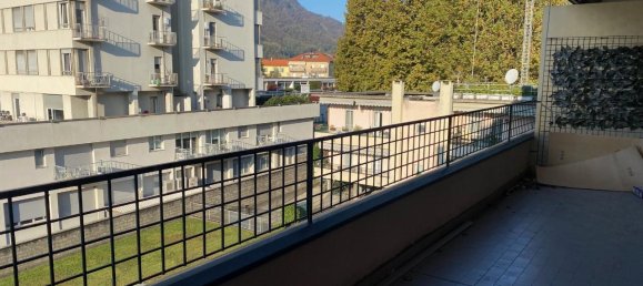 Квартира с 3 комнатами в Комо, Италия № 13703 5