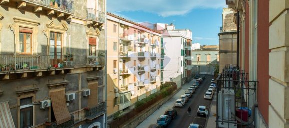 5 rooms Apartment in Catania, Italy No. 163234 2