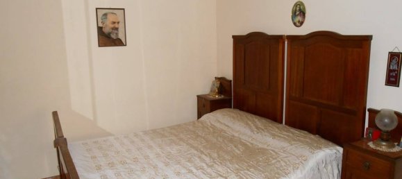 4 bedrooms Apartment in Reggio Calabria, Italy No. 219921 7