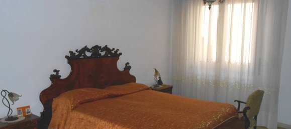 4 bedrooms Apartment in Reggio Calabria, Italy No. 219921 8