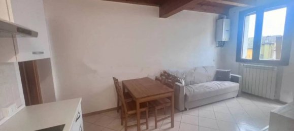 2-salle Appartement à Chignolo Po, Italy No. 80955 10