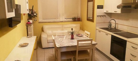 2-salle Appartement à Parma, Italy No. 227705 12