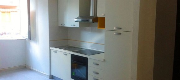 2-salle Appartement à Parma, Italy No. 227705 4