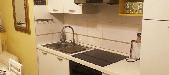 2-salle Appartement à Parma, Italy No. 227705 15