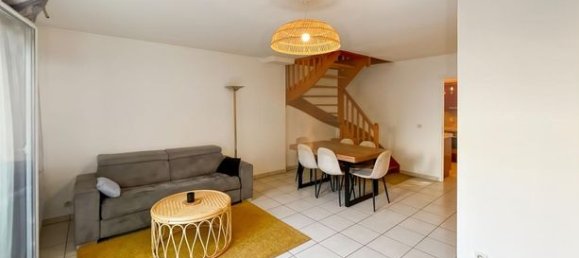 3 bedrooms House in Bondy, France No. 358483 3