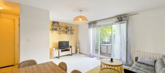 3 bedrooms House in Bondy, France No. 358483 5