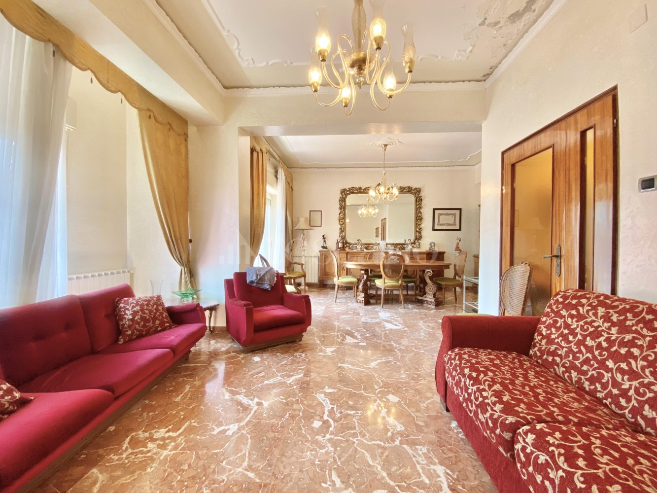 Casa de 5 habitaciónes en Messina, Italy No. 311319