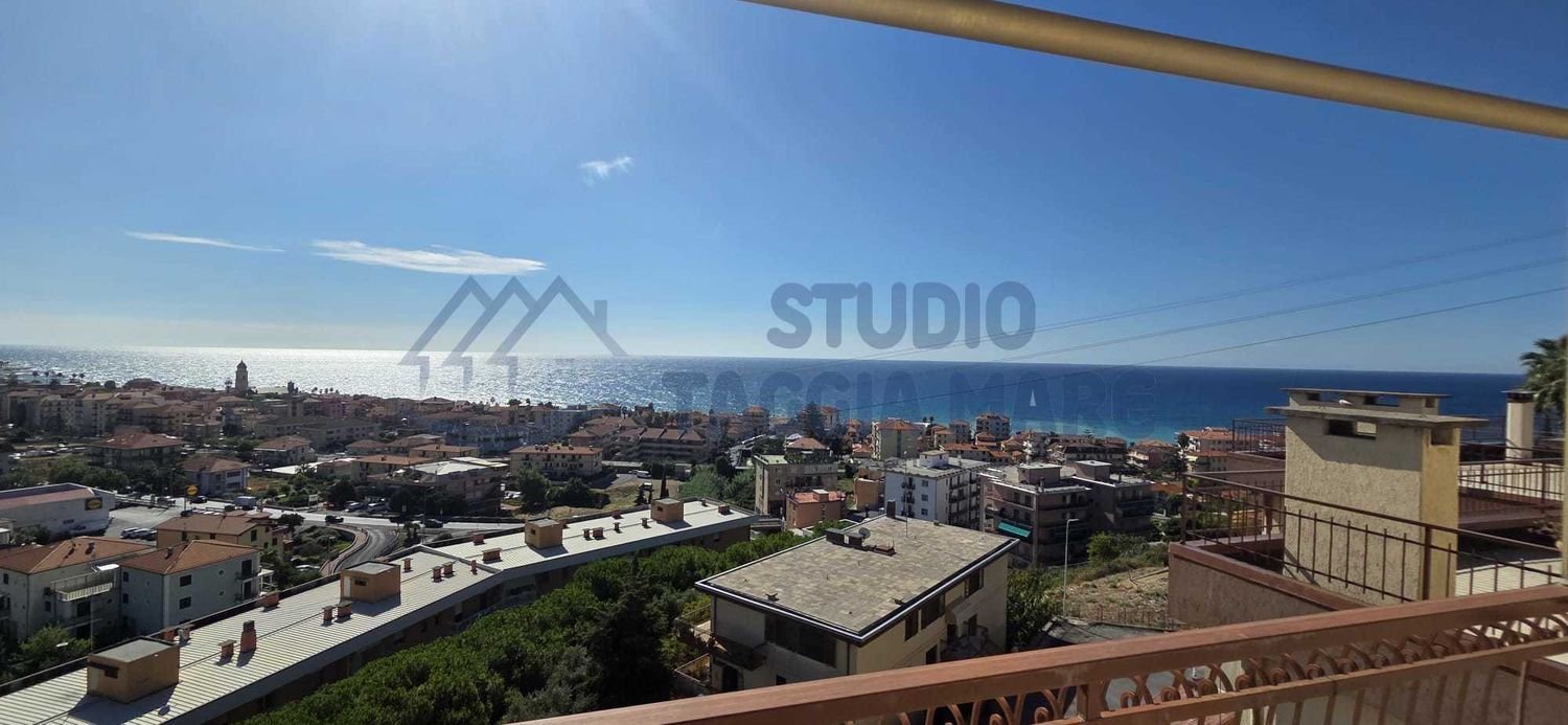 4 bedrooms Apartment in Riva Ligure, Italy No. 330190