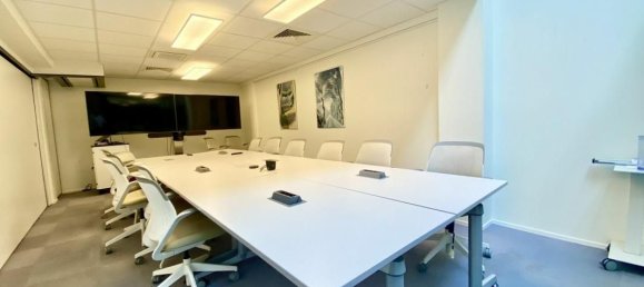 1211m² Office in Paris, France No. 183331 8