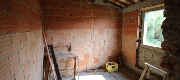 12 rooms House in Terranuova Bracciolini, Italy No. 234995 7