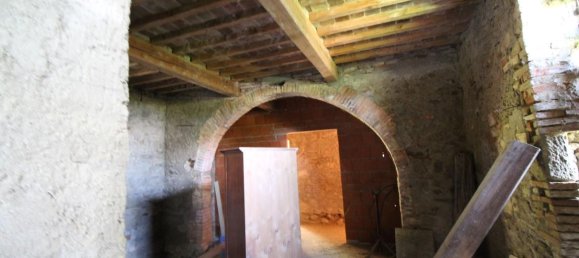 12 rooms House in Terranuova Bracciolini, Italy No. 234995 11