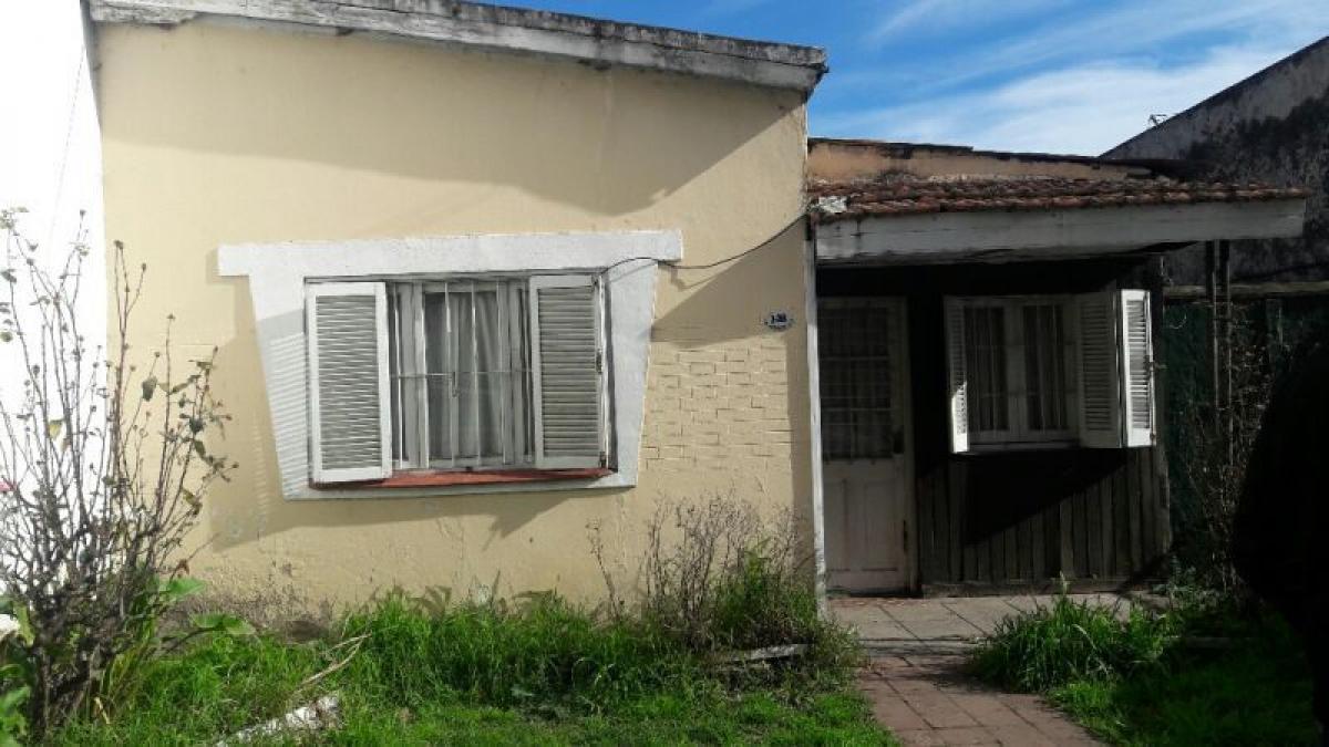 Casa de 2 dormitorios en Buenos Aires, Argentina No. 61111