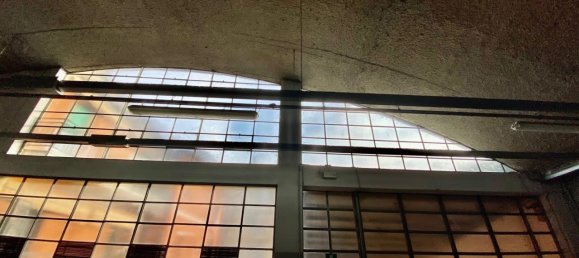 1 room Warehouse in Como, Italy No. 360378 8