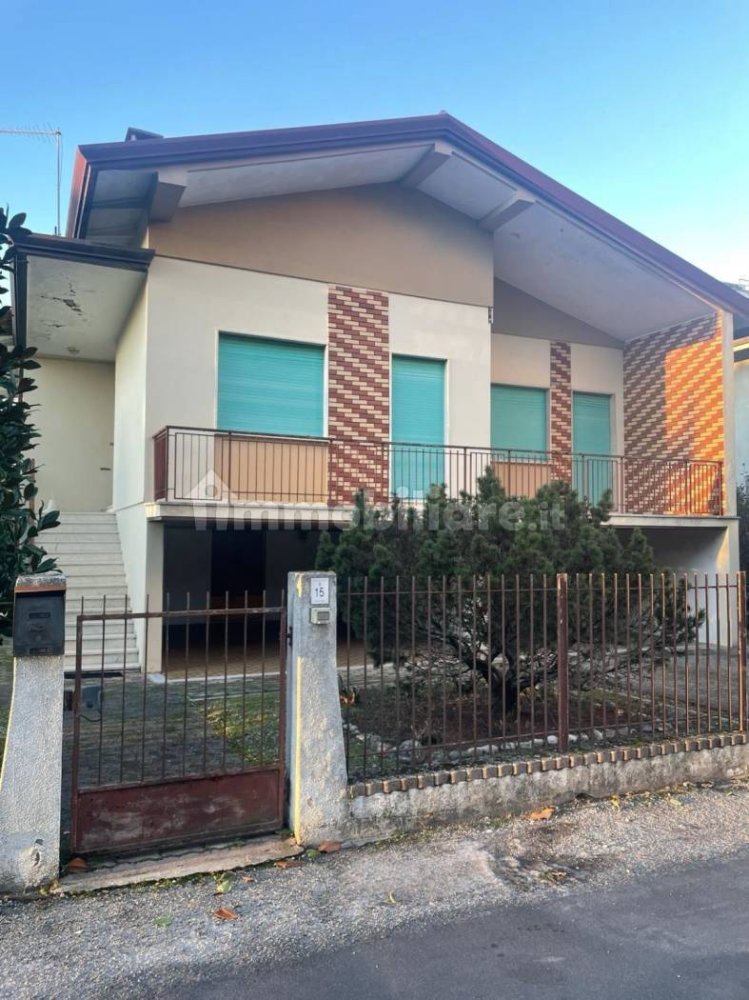 3 bedrooms Villa in Jesolo, Italy No. 154564