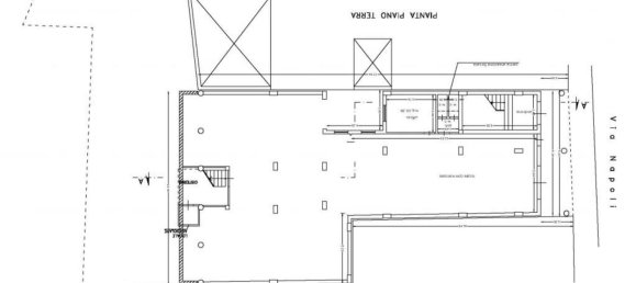 300m² Commercial property in Vittoria, Italy No. 42206 3