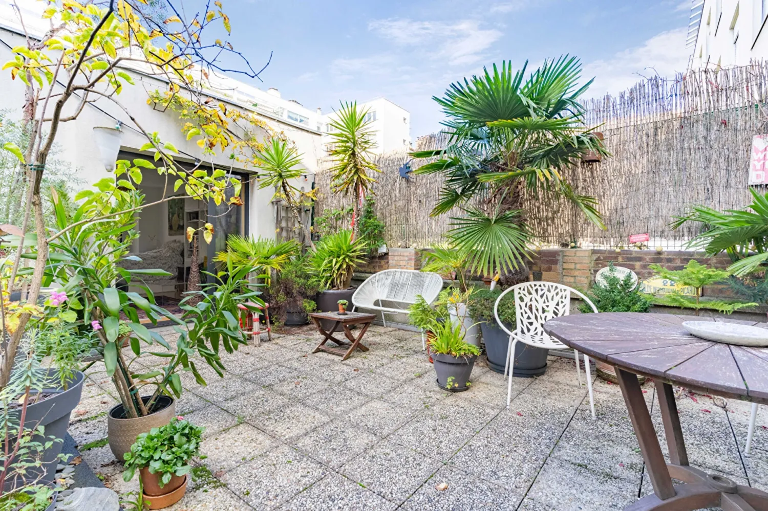 3 bedrooms Apartment in Paris, France No. 179988