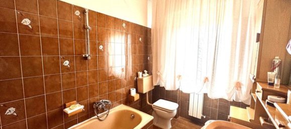 Apartamento de 4 habitaciónes en Montemurlo, Italy No. 39165 14
