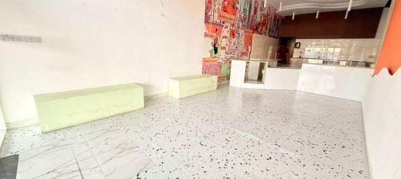 Laden in Al Majaz, UAE 111m², Nr. 104323 13