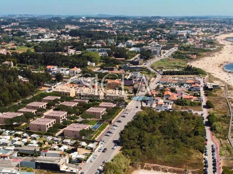 4 bedrooms House in Madalena, Portugal No. 237160