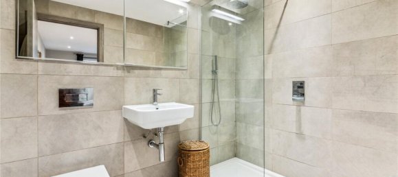 3 bedrooms Apartment in London, United Kingdom No. 5238 8