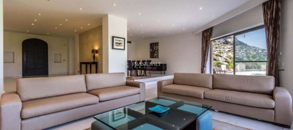 4 bedrooms Villa in Bahar ic-Caghaq, Malta No. 8742 6