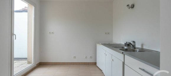 2 bedrooms Apartment in La Queue-en-Brie, France No. 324593 4