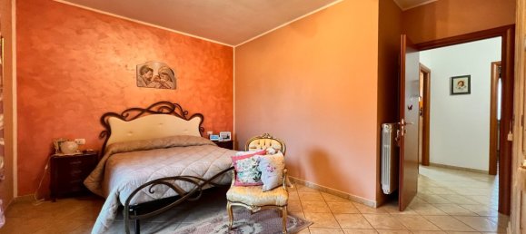 Casa de 3 habitaciónes en Capodimonte, Italy No. 260596 10