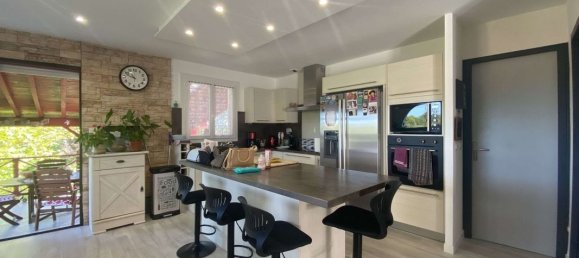 3 bedrooms House in Lahonce, France No. 99627 10