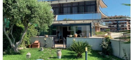 3-salle Appartement à Fiumicino, Italy No. 190065 27