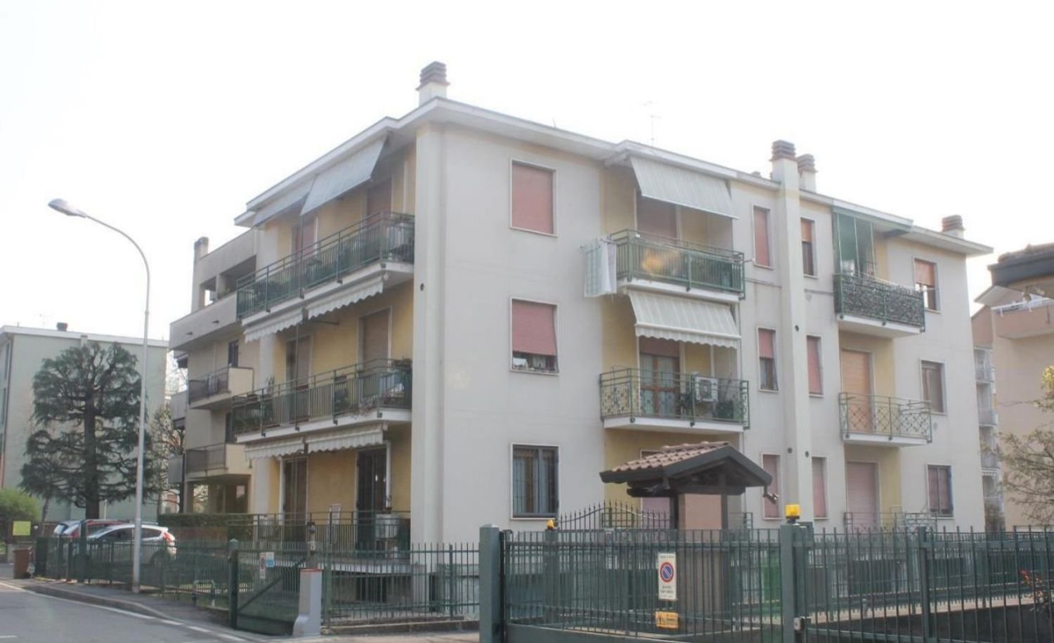 2 rooms Apartment in Arcore, Italy No. 178452