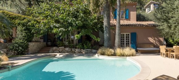 Villa de 4 dormitorios en Villefranche-sur-Mer, France No. 2015 2