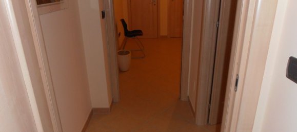 Bureau à Barletta, Italy 48m² No. 72320 2