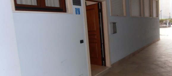 Bureau à Barletta, Italy 48m² No. 72320 5