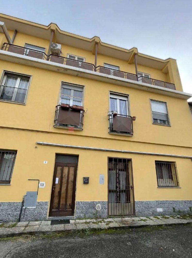 2غرفة شقة في Buscate, Italy رقم 138822