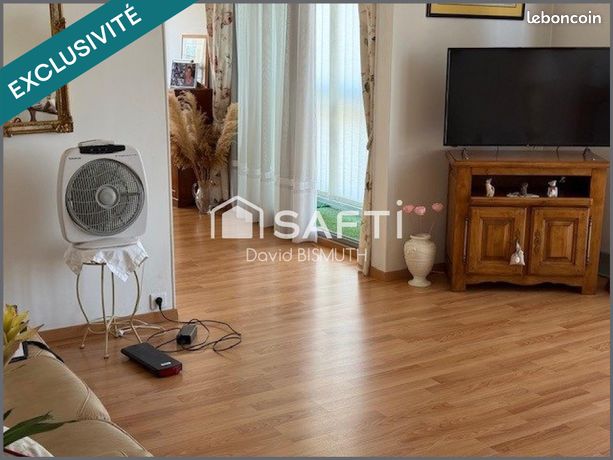 Apartamento de 2 dormitorios en Pierrefitte-sur-Seine, France No. 300214