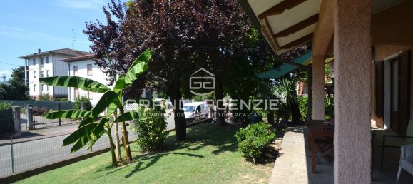 8 rooms Villa in Montechiarugolo, Italy No. 280477 4