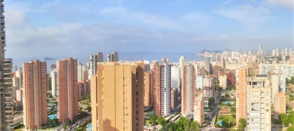 4 bedrooms Apartment in Benidorm, Spain No. 82545 2