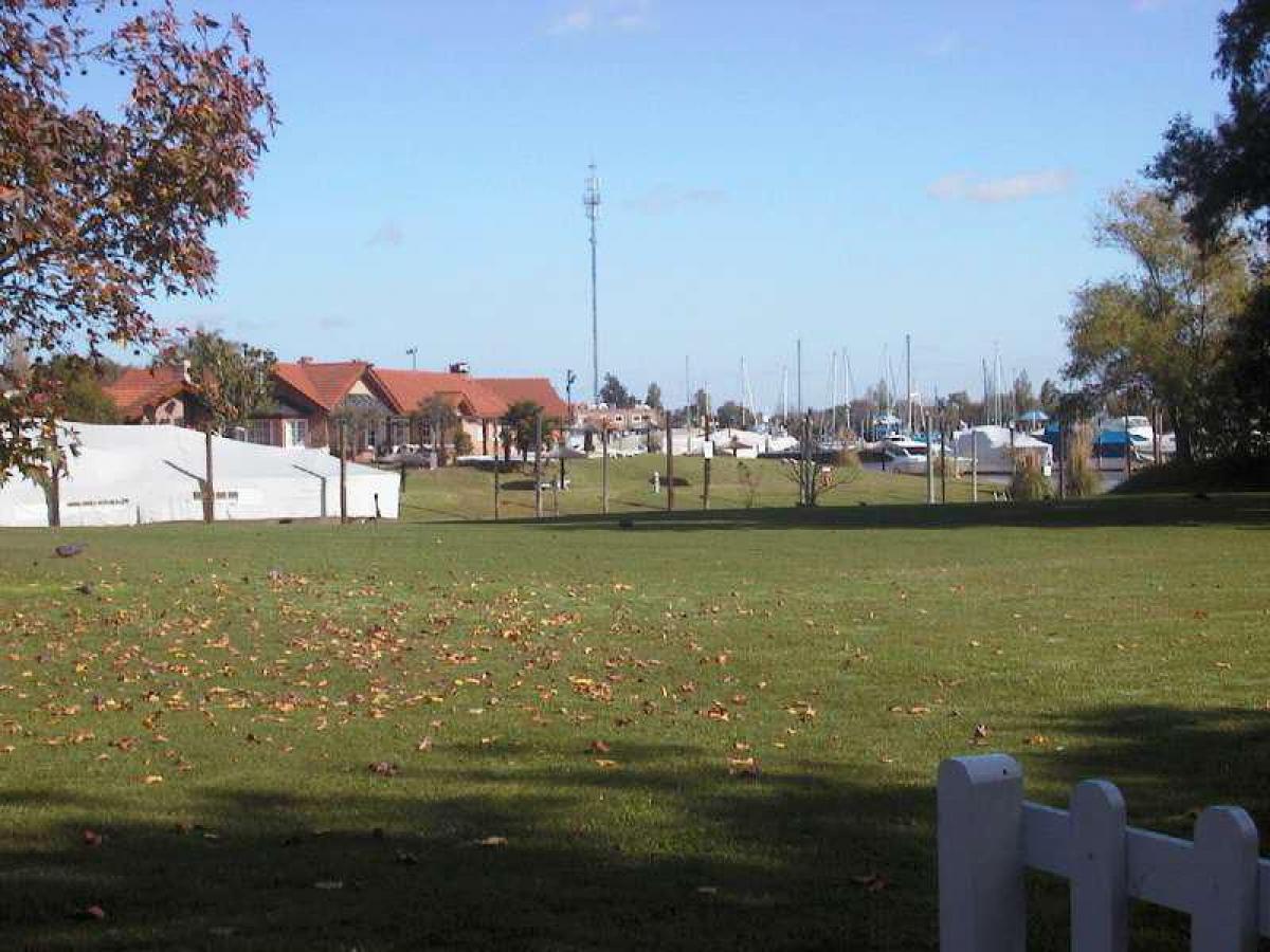  Land in San Fernando, Argentina No. 43207