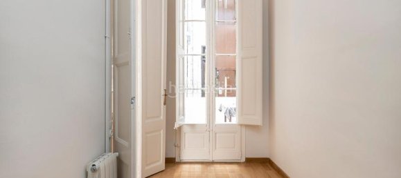 5 bedrooms Apartment in Ciutat Vella, Spain No. 143271 9