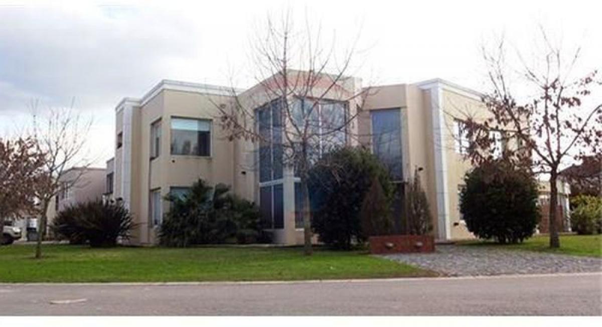 Дом с 4 спальнями в Хенераль Родригес, Аргентина № 76470