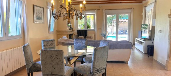 3 bedrooms Villa in Alicante, Spain No. 143959 2