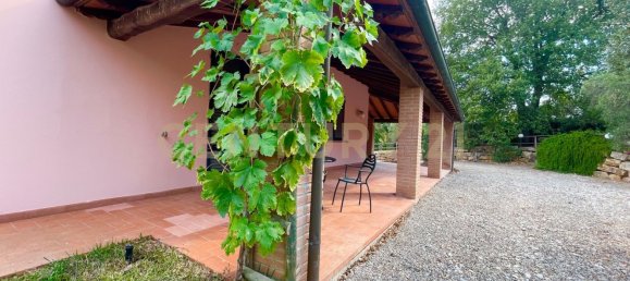 300m² Commercial property in Magliano in Toscana, Italy No. 372724 3