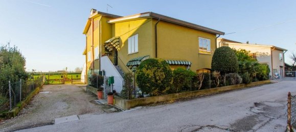 3 rooms Villa in Bagnoli di Sopra, Italy No. 228227 2