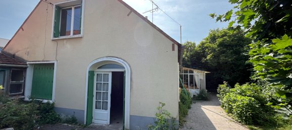 3 bedrooms House in Checy, France No. 51129 2