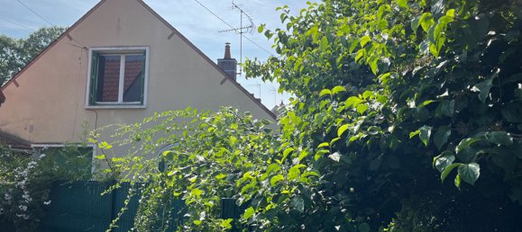 3 bedrooms House in Checy, France No. 51129 3