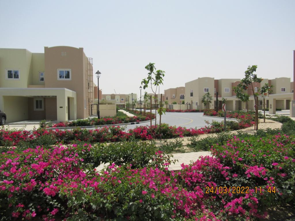 Таунхаус с 4 спальнями в Dubai Land, ОАЭ № 2708