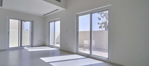 Таунхаус с 4 спальнями в Dubai Land, ОАЭ № 2708 14