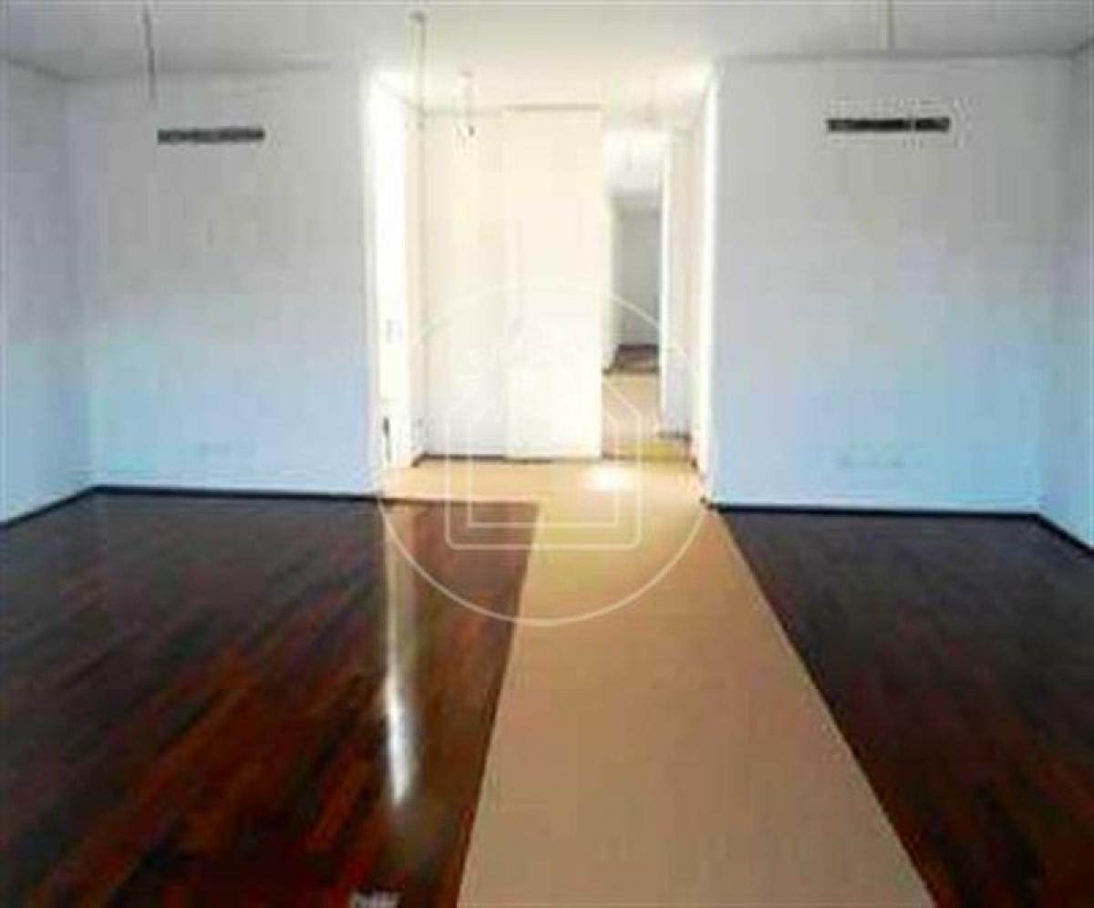 Casa de 4 dormitorios en Sao Paulo, Brazil No. 445343