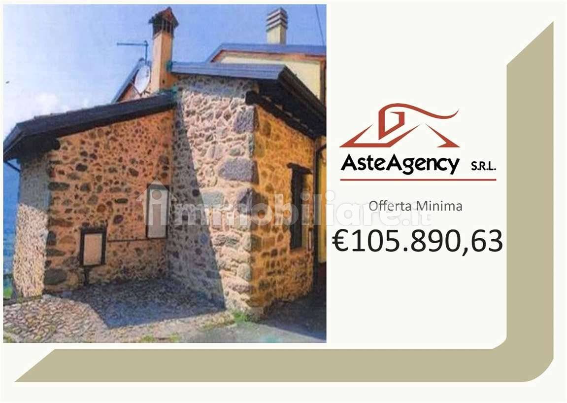 2 bedrooms House in Pisogne, Italy No. 373969