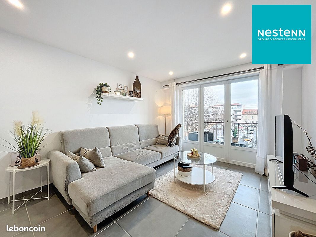 2 bedrooms Apartment in Montrond-les-Bains, France No. 202984